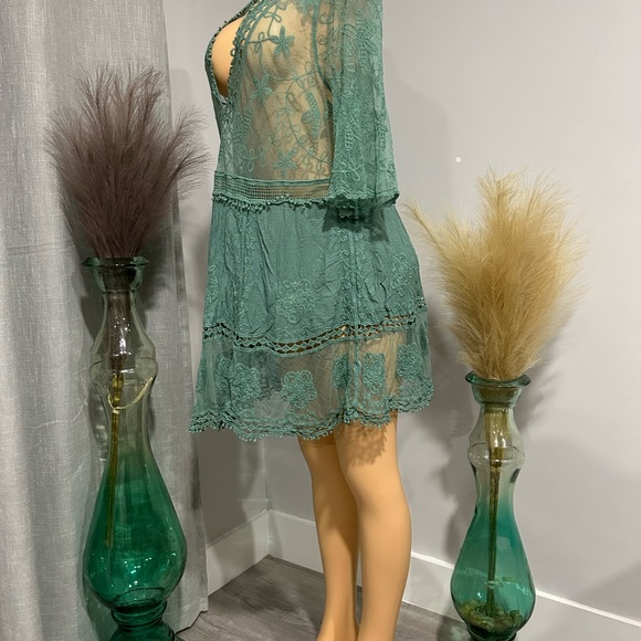 Lace cover up - Picture 2 of 5